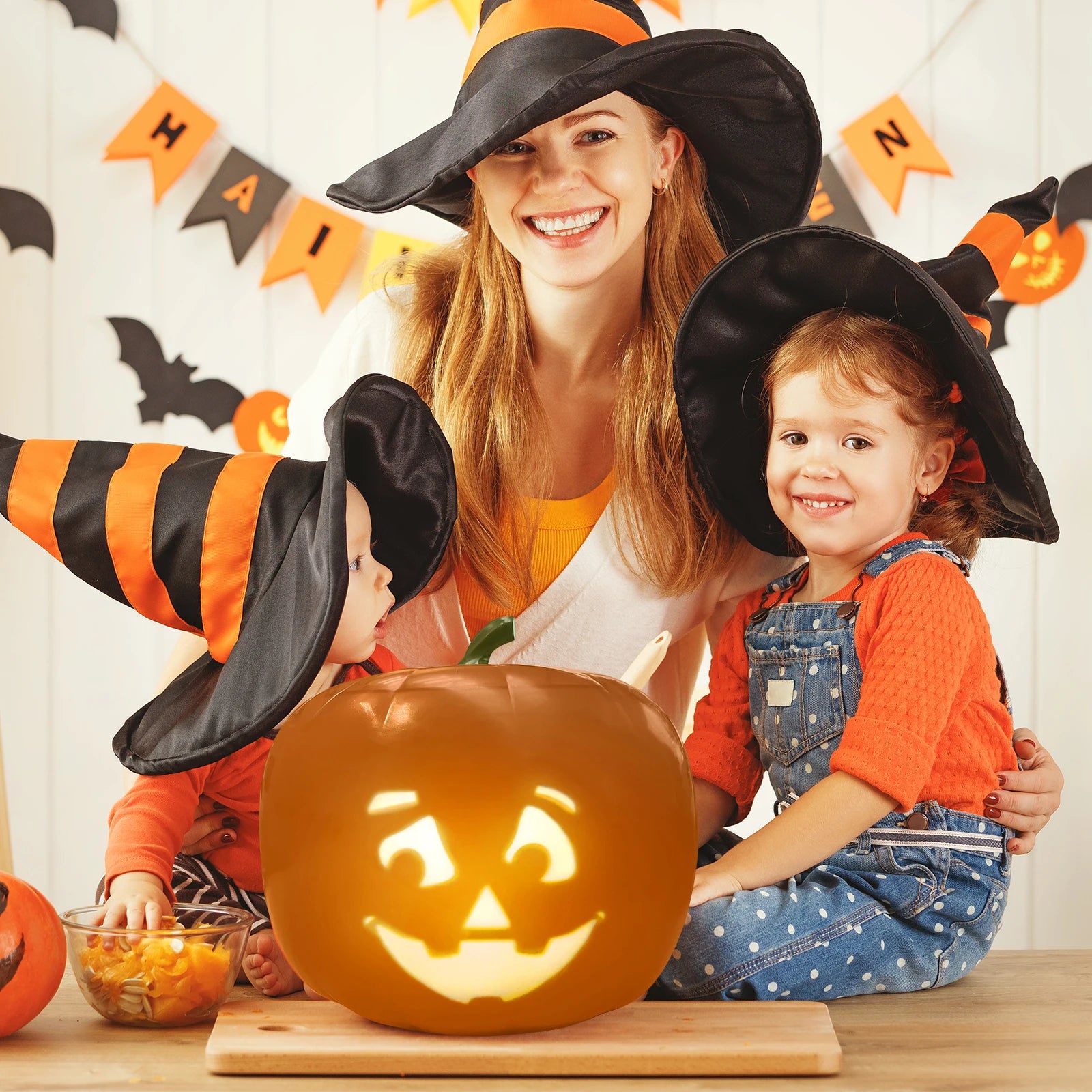 Animated Talking Singing Pumpkin with Built-in Projector & Speaker for Halloween Decor